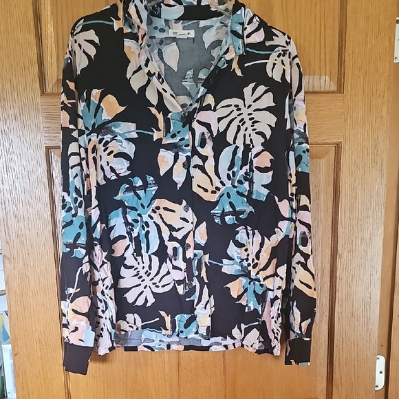 Billabong Tops - Billabong Black and Blue Leaf Print Blouse